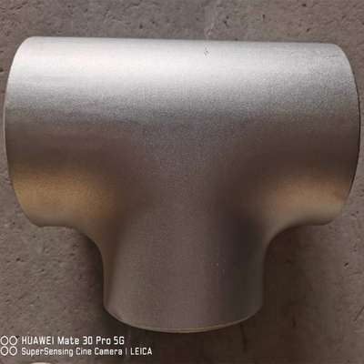8 pulgadas Sch40 Butt Soldado Tee Acero sin costura Dn800 Solución confiable para tuberías